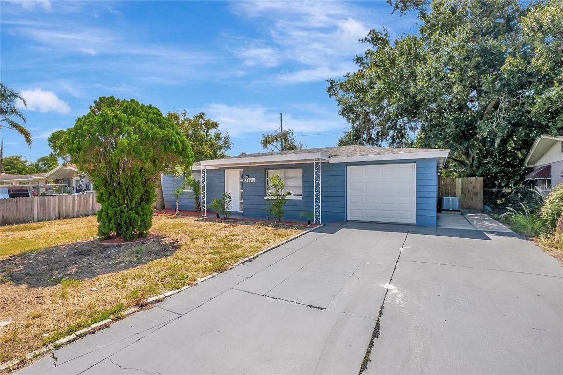 3248 Beacon Square Dr., Holiday, FL 34691