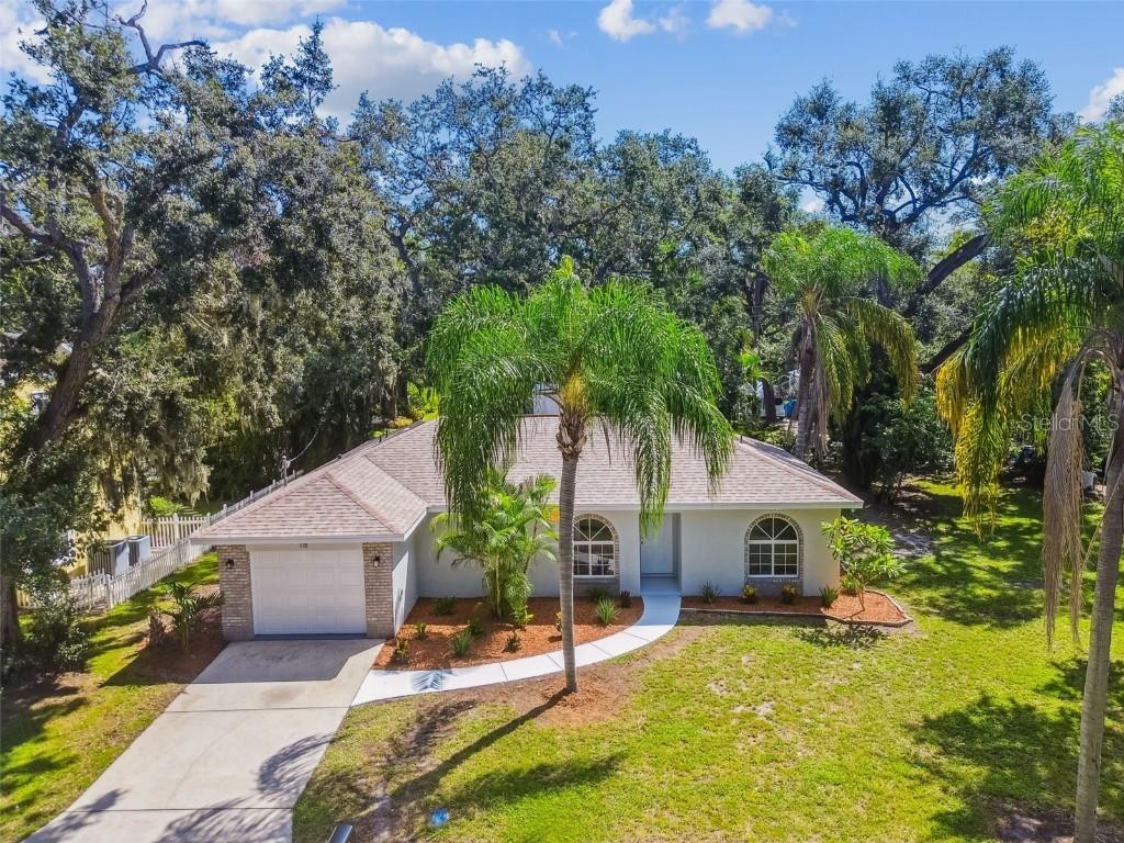 118 29th St., Bradenton, FL 34205