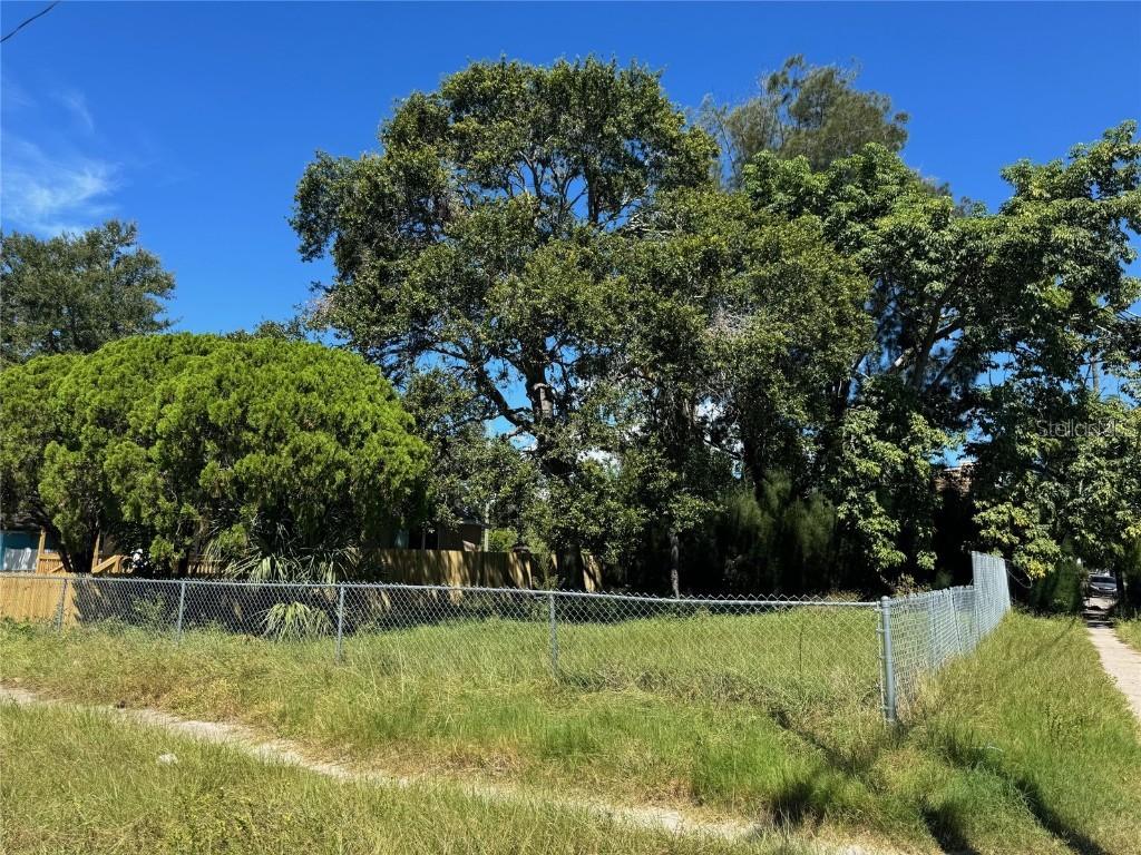 16th Ave., St Petersburg, FL 33711