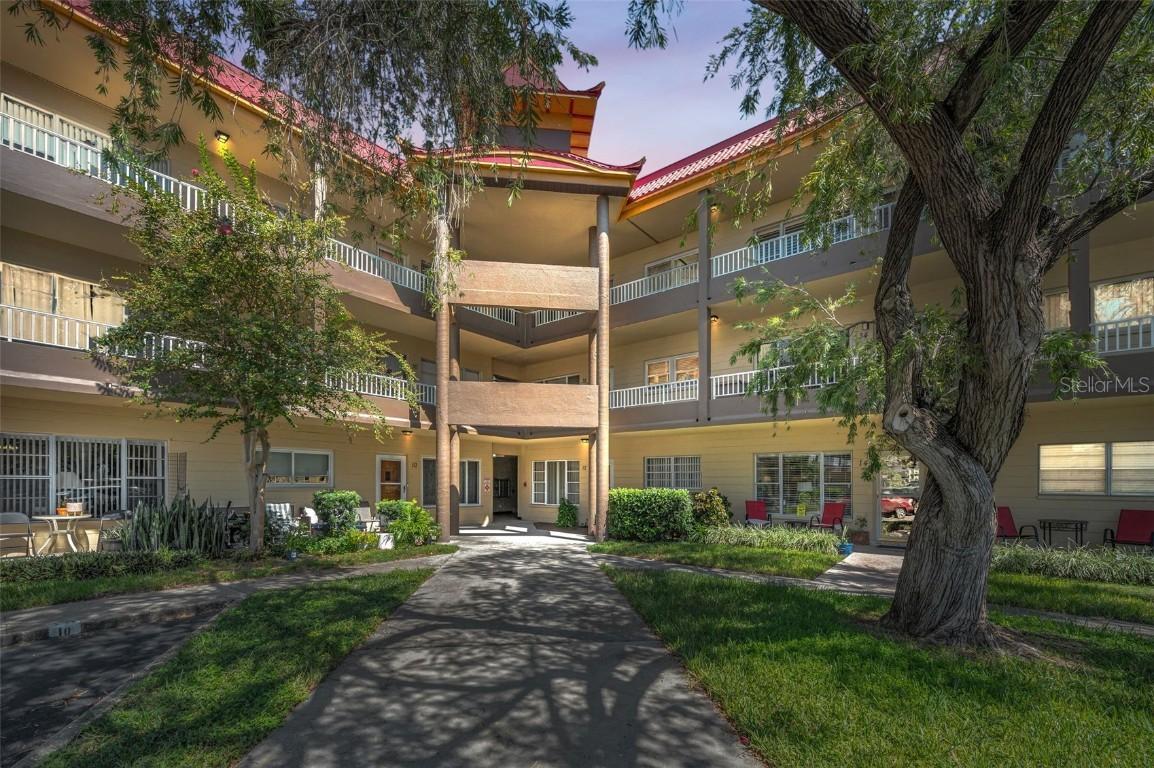 2402 Ecuadorian Way #10, Clearwater, FL 33763