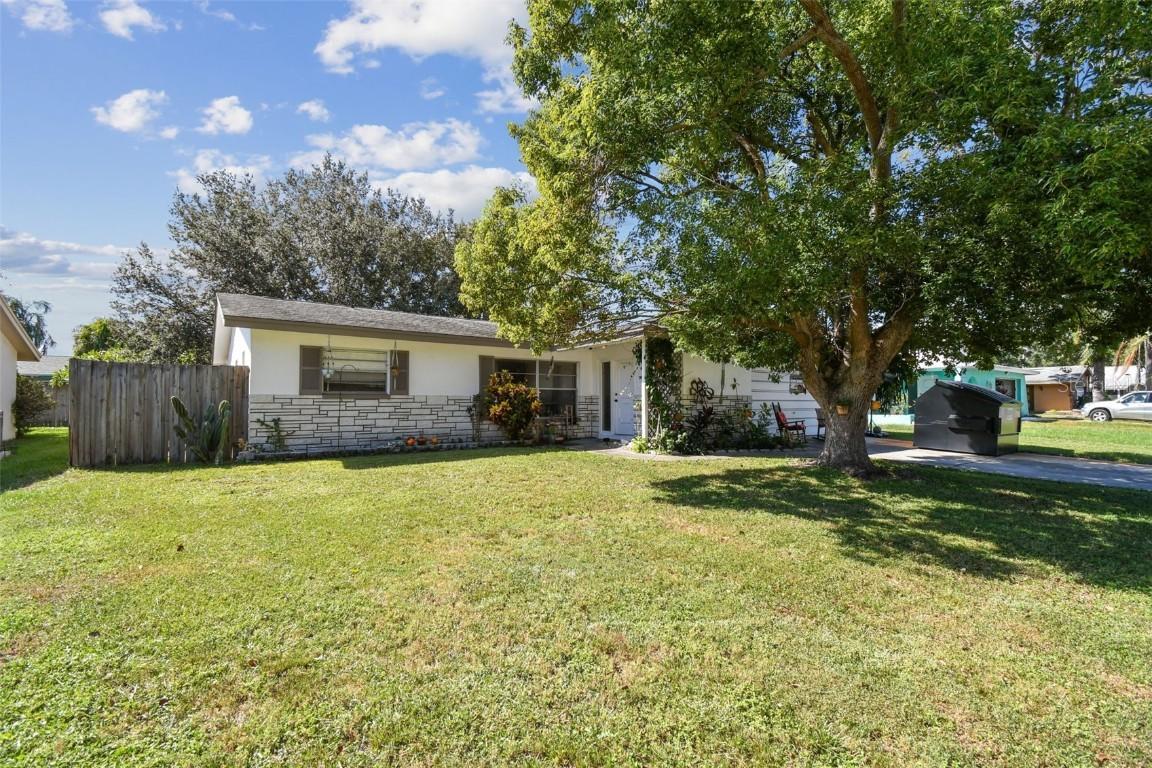 1444 Cottonwood Ter., Dunedin, FL 34698