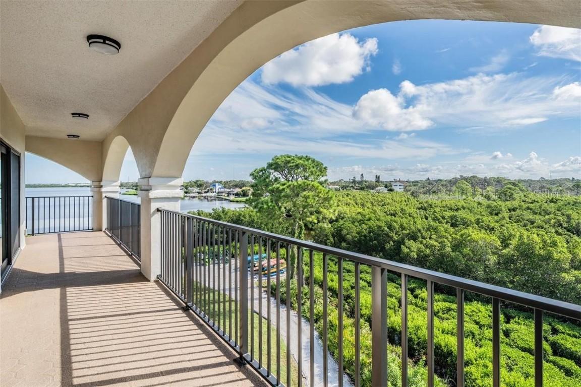244 Mariner Dr., Tarpon Springs, FL 34689