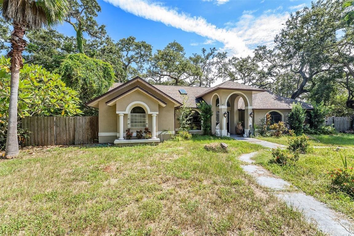 360 10th Ave., Safety Harbor, FL 34695