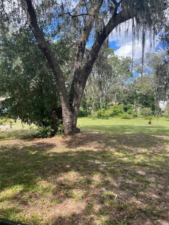 5122 Shorewood Dr., Dade City, FL 33523