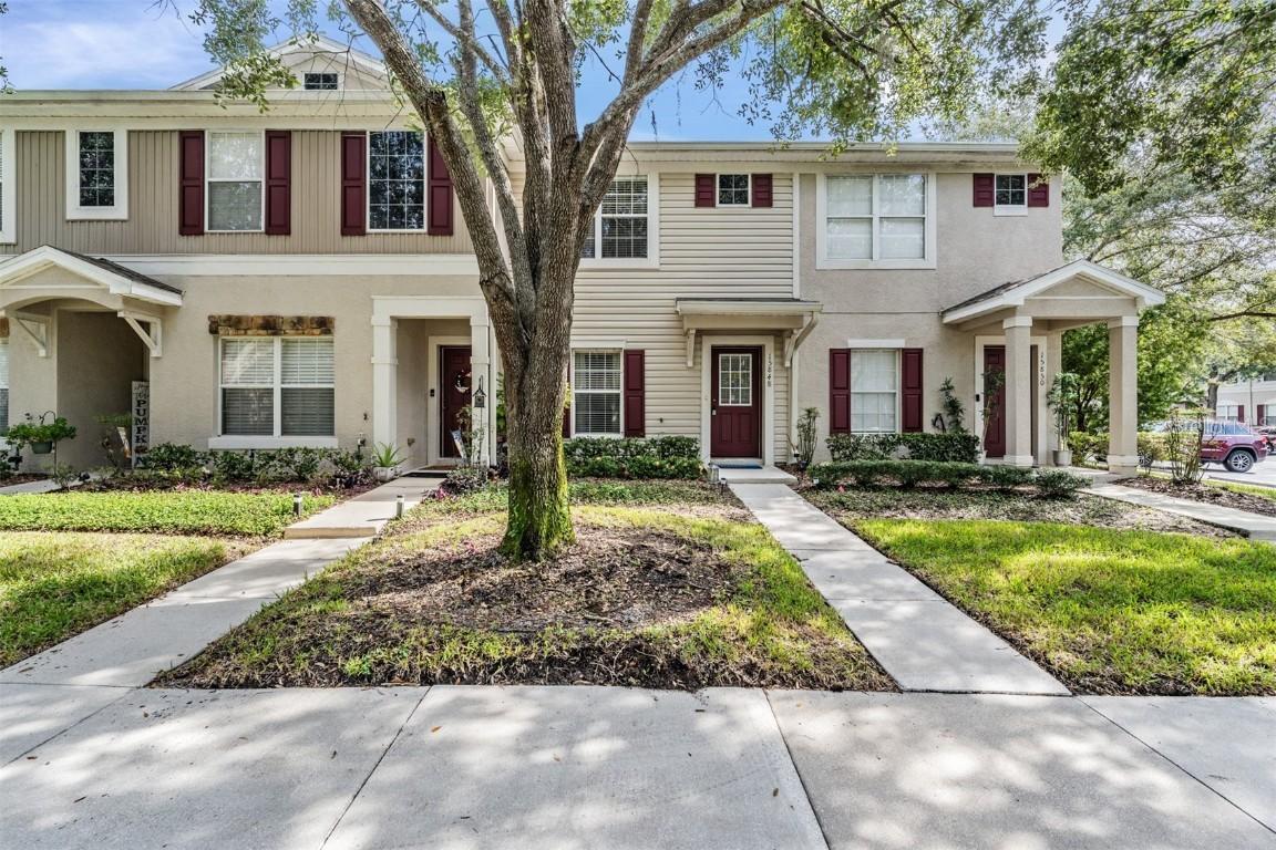 15848 Fishhawk Falls Dr., Lithia, FL 33547