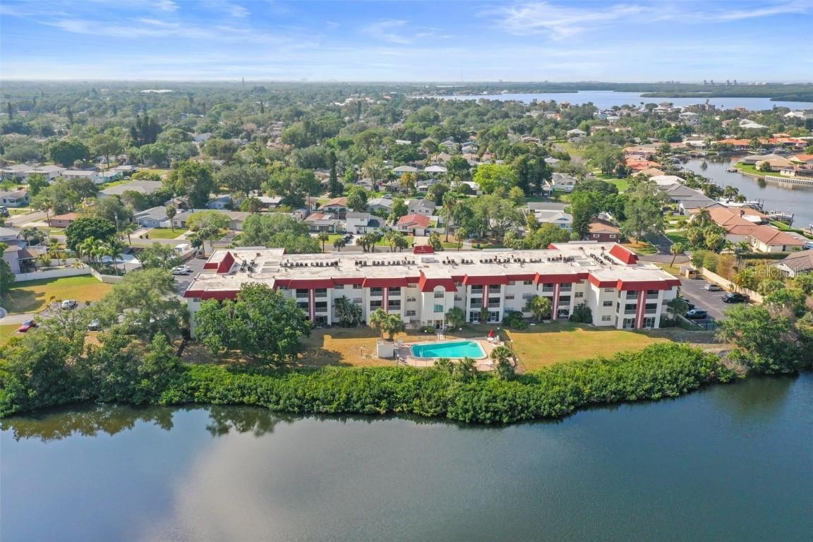 1860 Massachusetts Ave. #223, St Petersburg, FL 33703