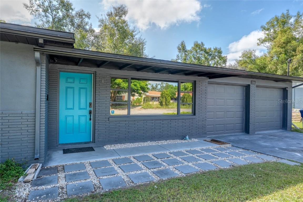2106 W Minnehaha St., Tampa, FL 33604
