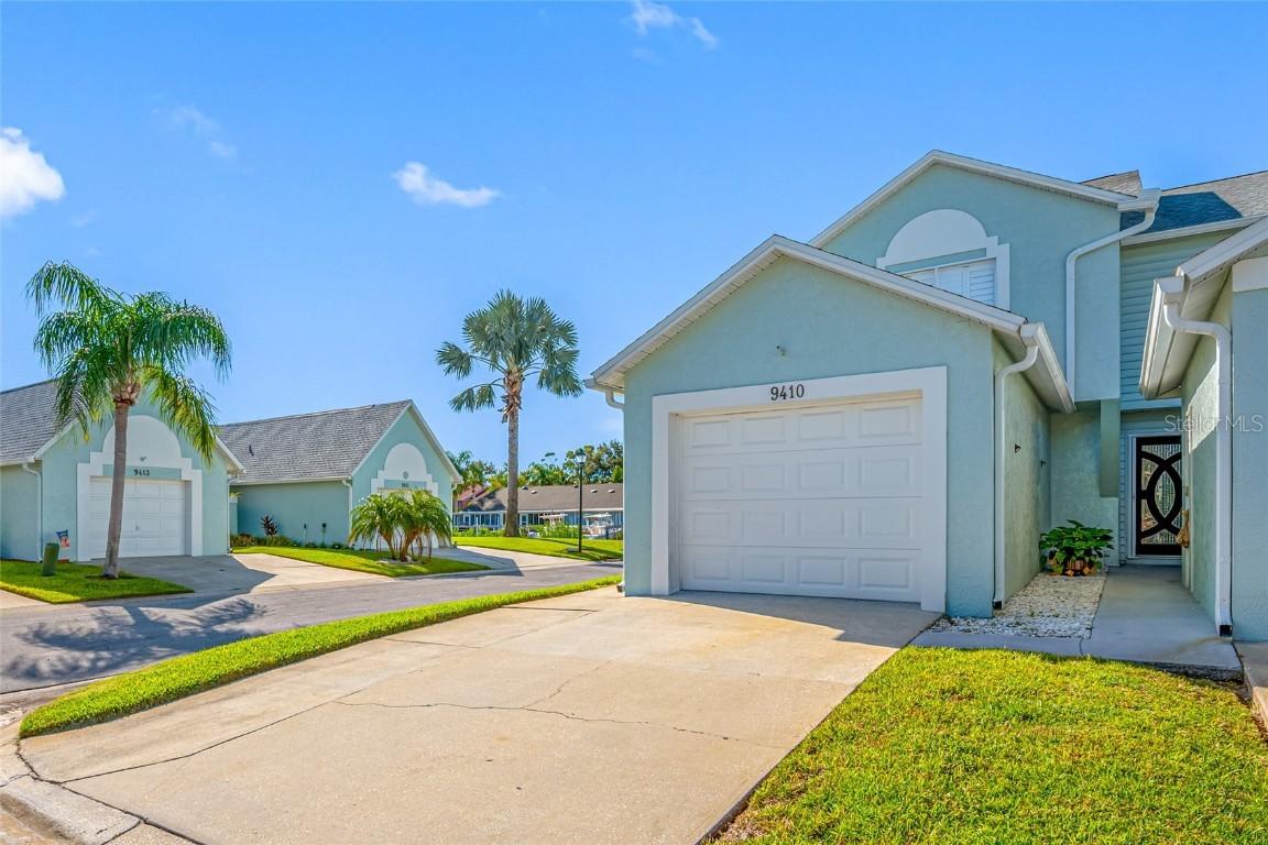 9410 Tara Cay Ct. #15, Seminole, FL 33776