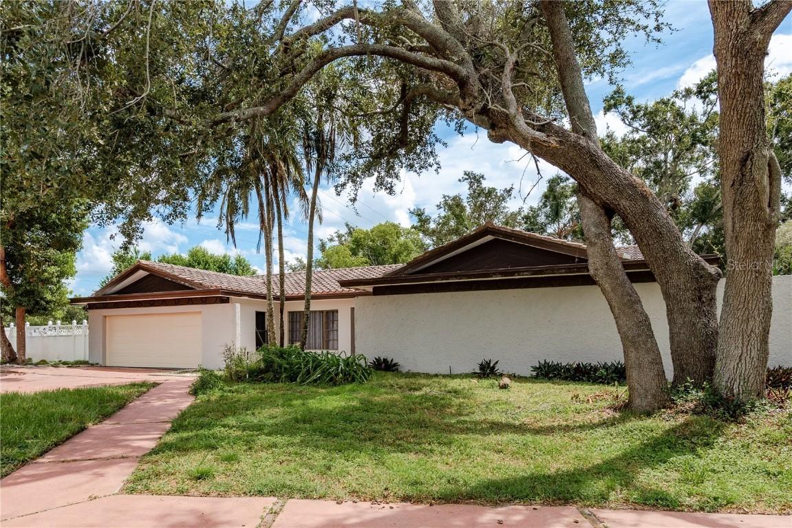 1690 Curlew Rd., Dunedin, FL 34698