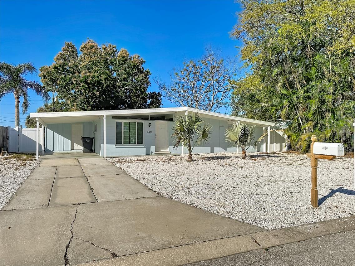 3108 Smith Ave., Bradenton, FL 34207