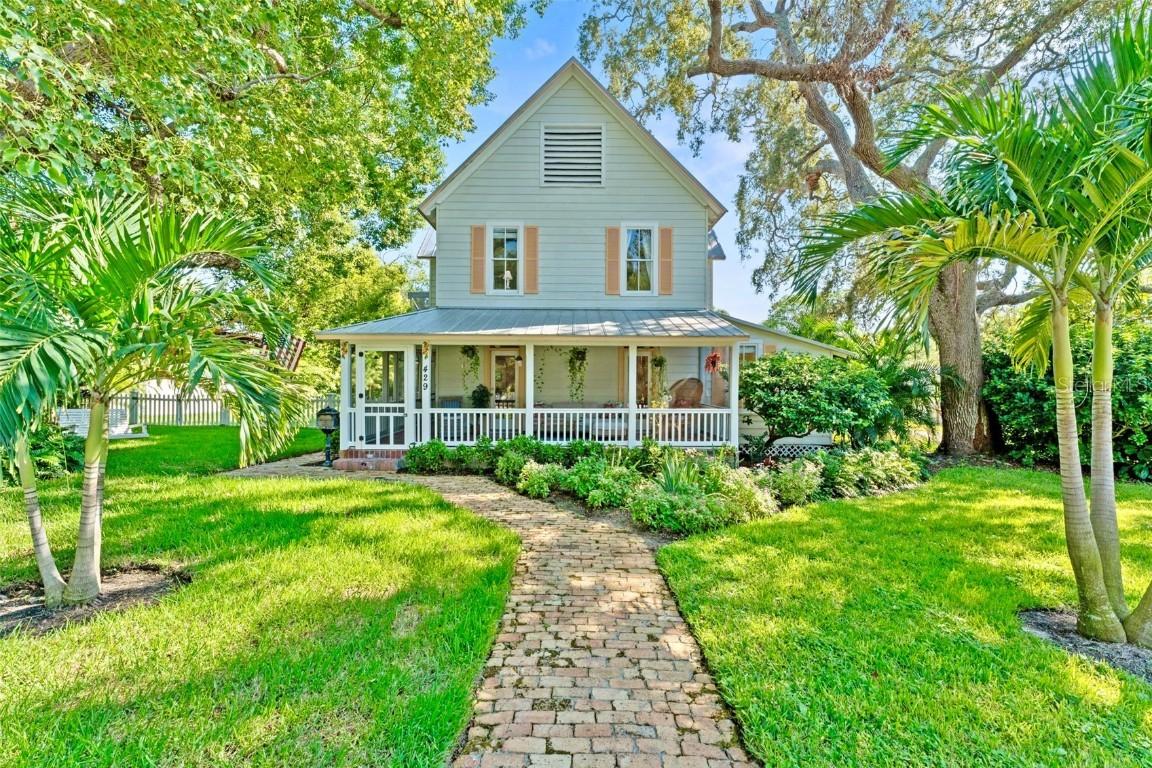 429 Scotland St., Dunedin, FL 34698