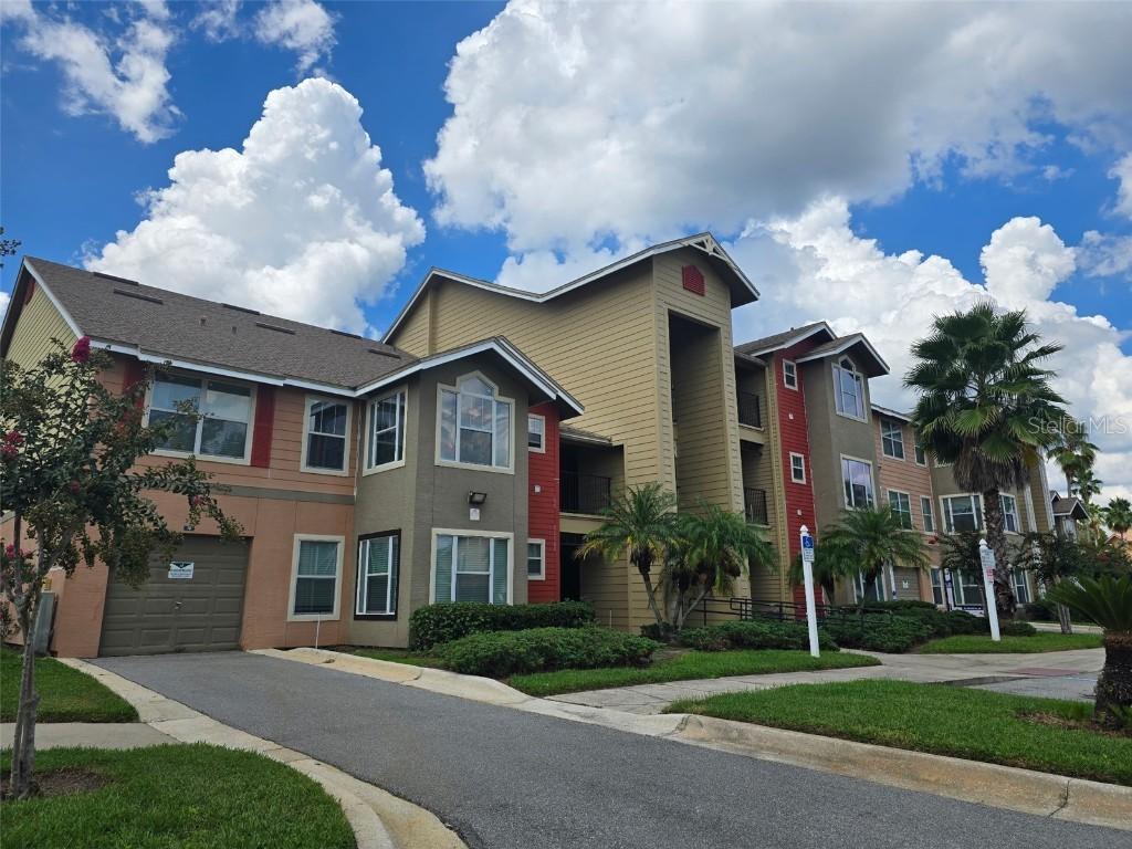 2206 Antigua Pl., Kissimmee, FL 34741