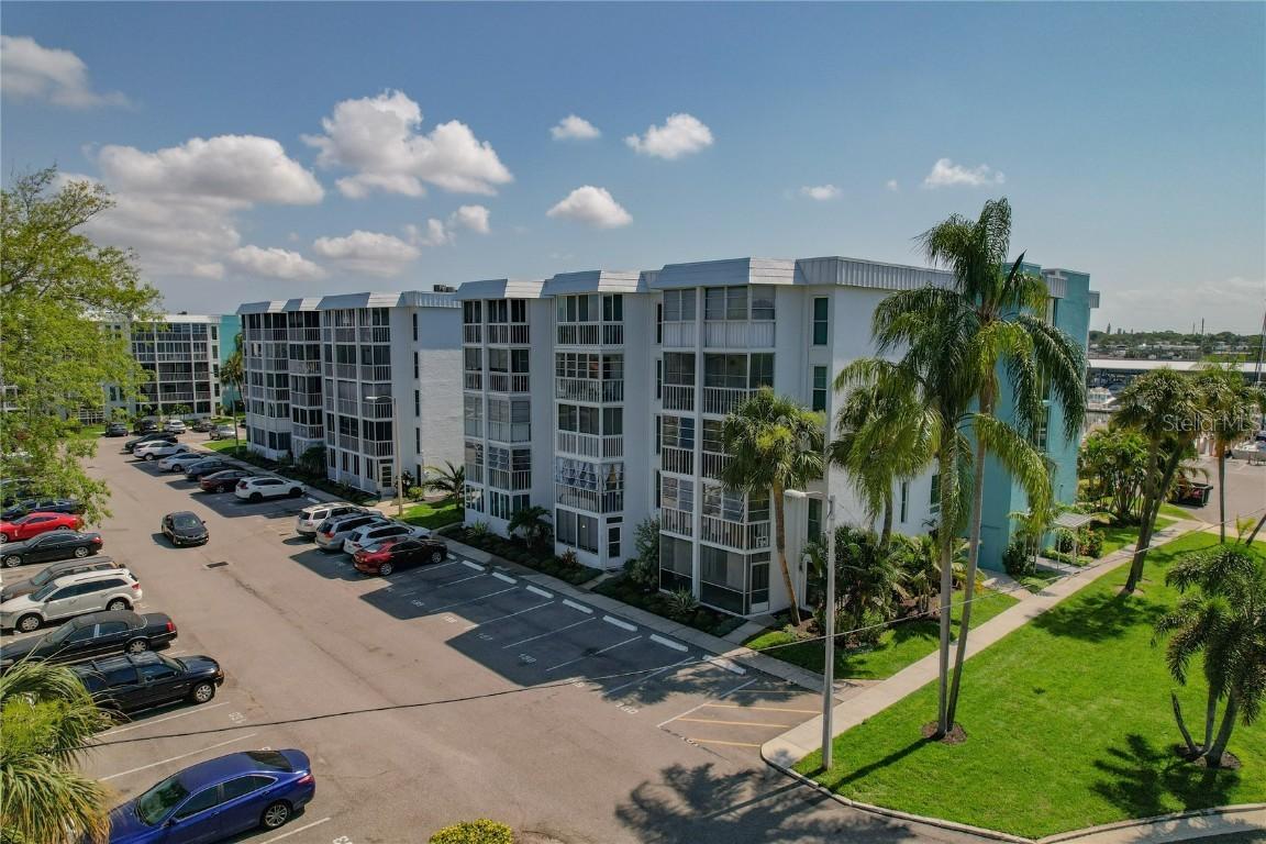 4910 38th Way #108, St Petersburg, FL 33711