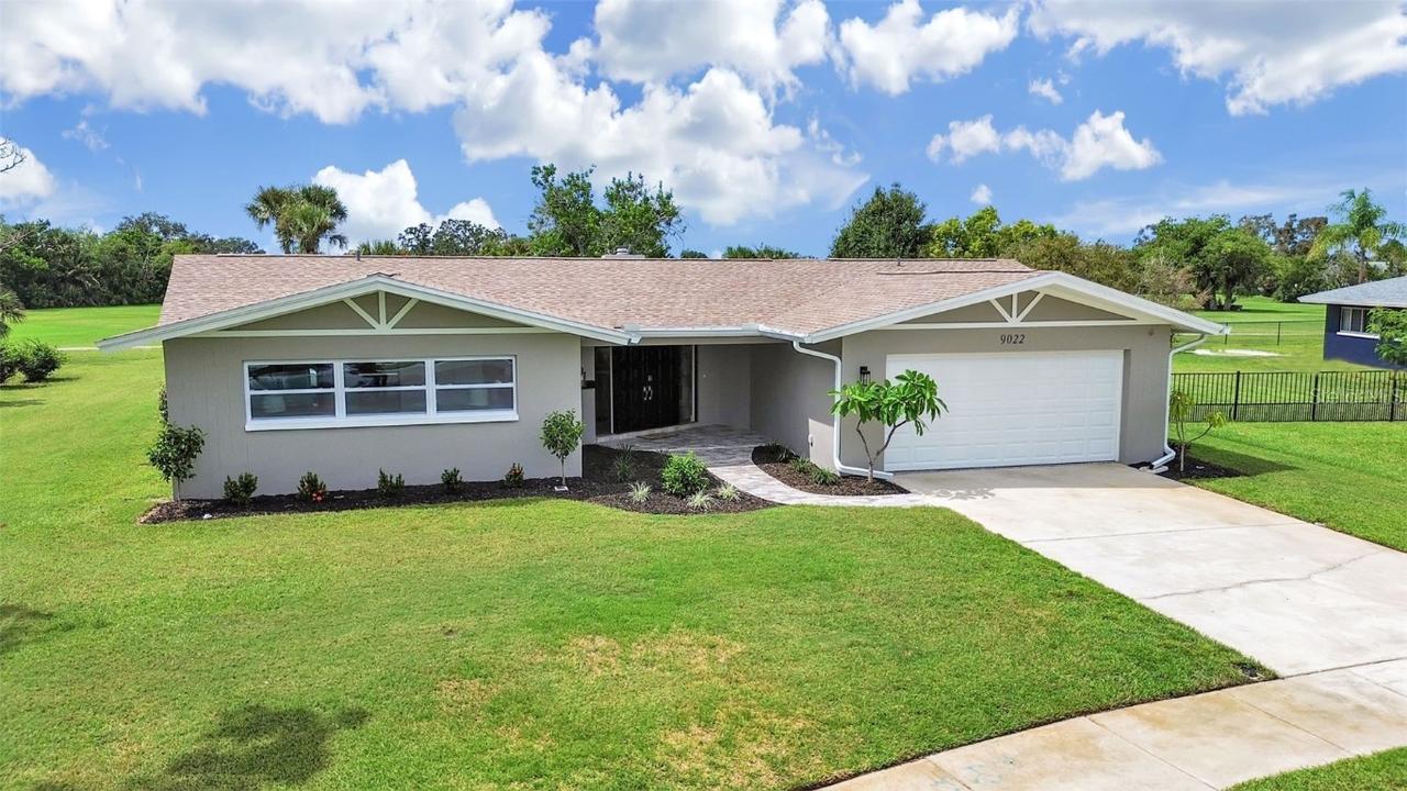 9022 St Andrews Dr., Seminole, FL 33777