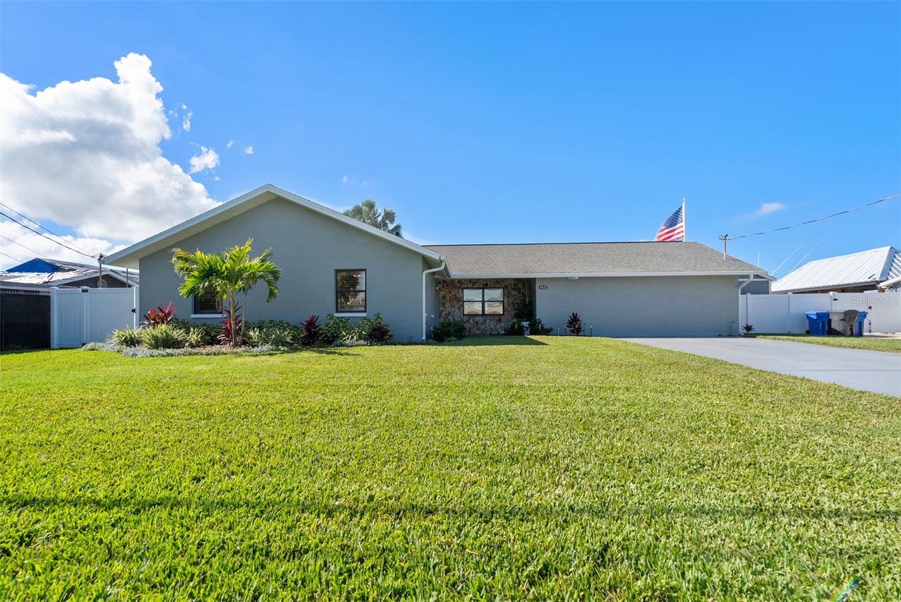 3422 W Shell Point Rd., Ruskin, FL 33570
