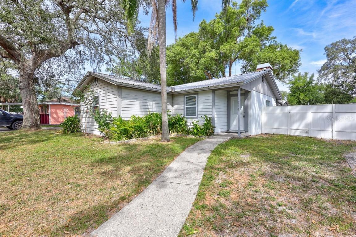 1712 N Club Ct., Tampa, FL 33612