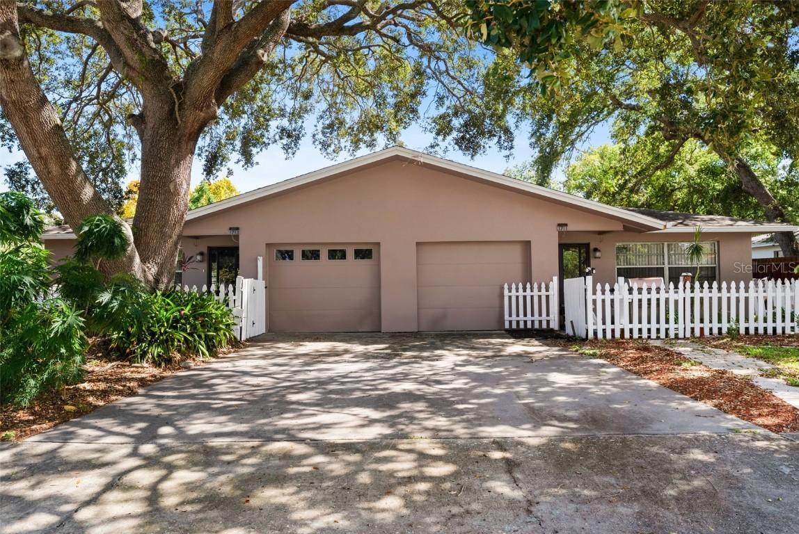 1711 Leonard Dr., Clearwater, FL 33759