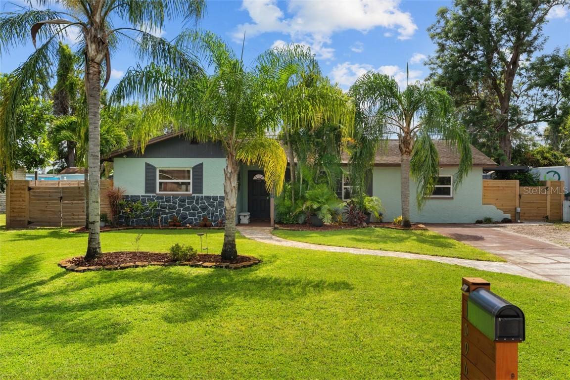 10964 Temple Ave., Seminole, FL 33772