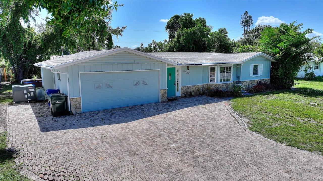 5529 Yorkshire Way, Sarasota, FL 34231
