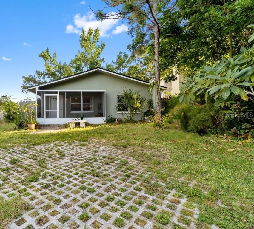 715 1st Ave., Largo, FL 33770