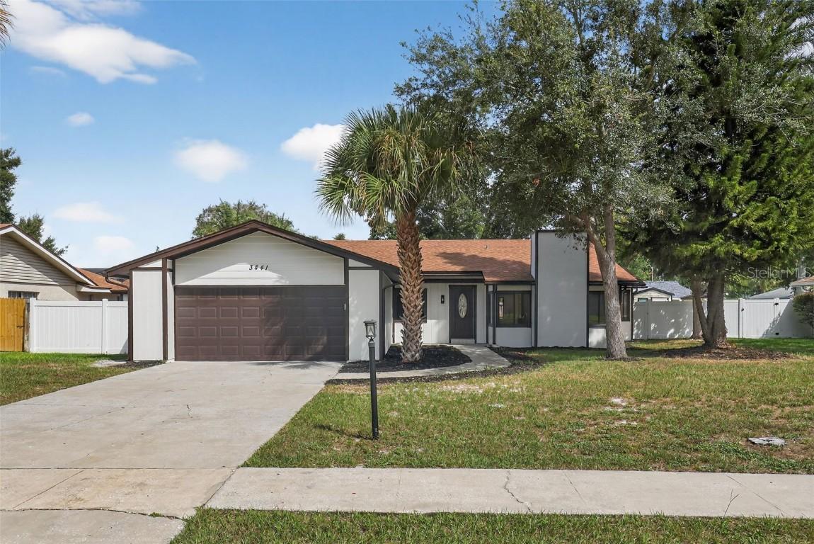 3441 Calgary Ln., Mount Dora, FL 32757