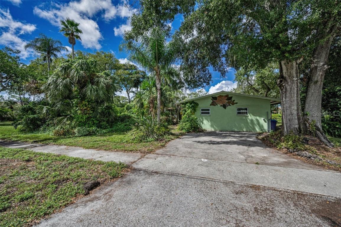 416 Woodward Ave., Oldsmar, FL 34677