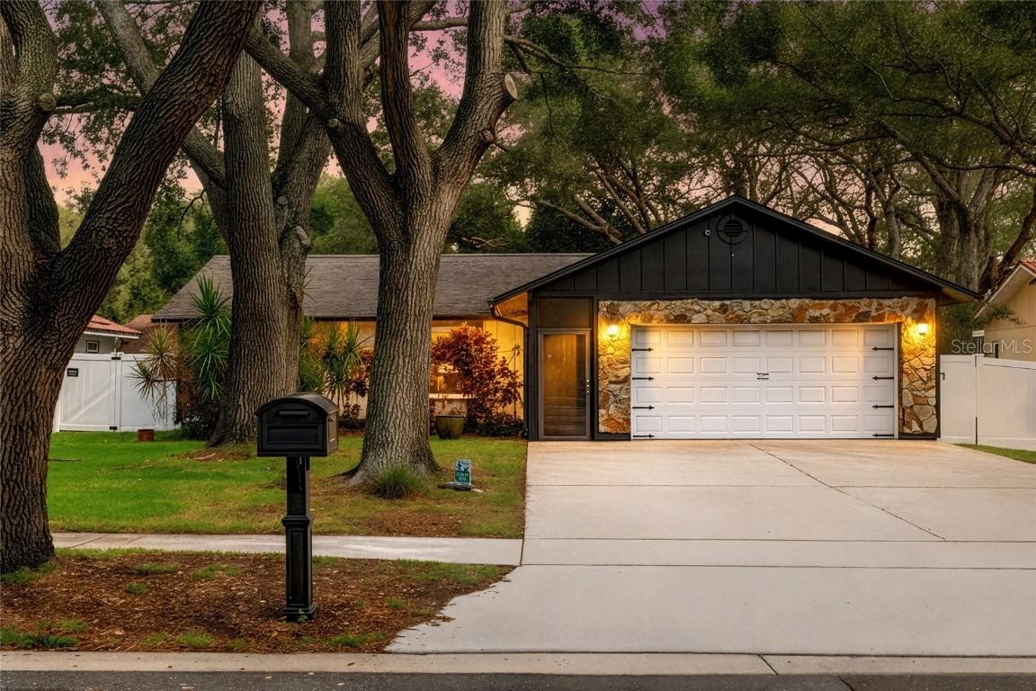 1500 Poinsettia Ave., Tarpon Springs, FL 34689