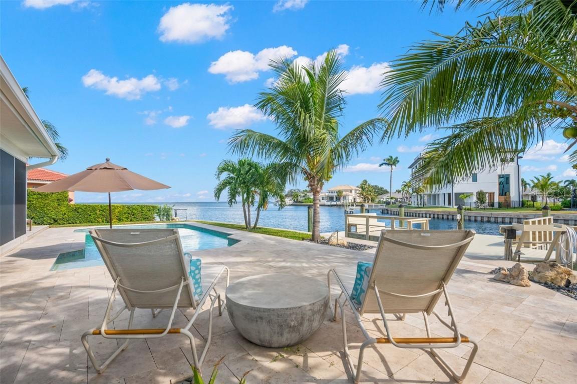 2280 Mermaid Point Ne Point, St Petersburg, FL 33703
