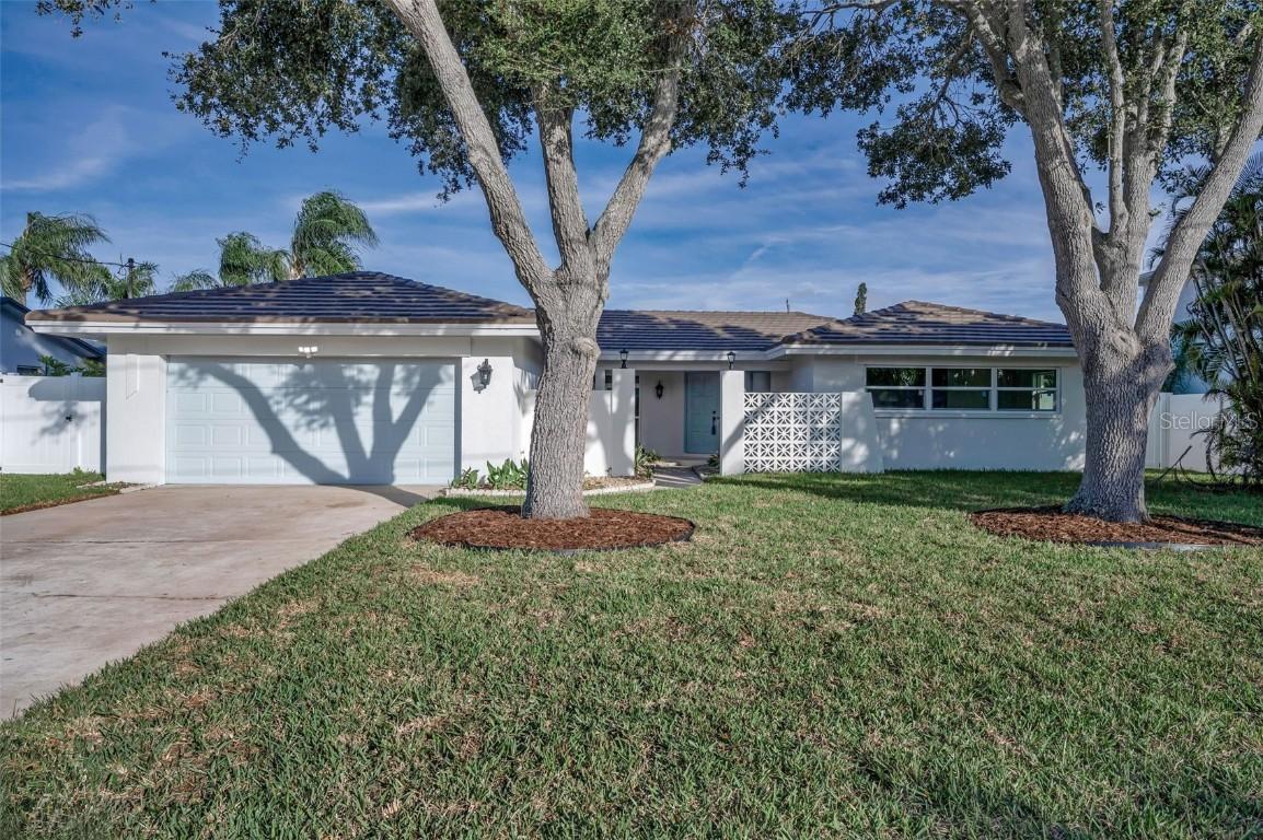 1695 Clearwater Harbor Dr., Largo, FL 33770