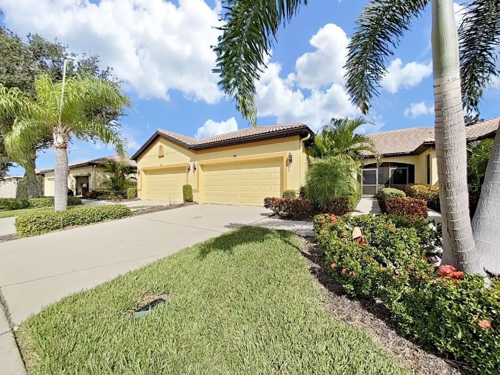 303 Bluewater Falls Ct., Apollo Beach, FL 33572