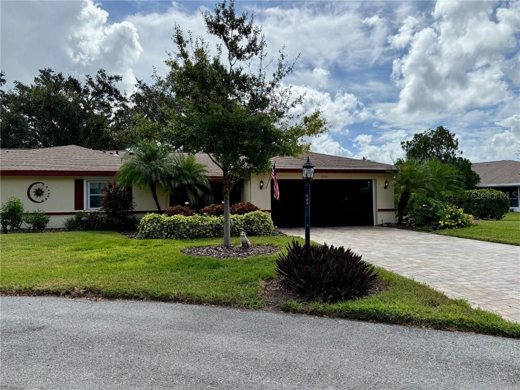 2526 Lonigan Pl., Sun City Center, FL 33573