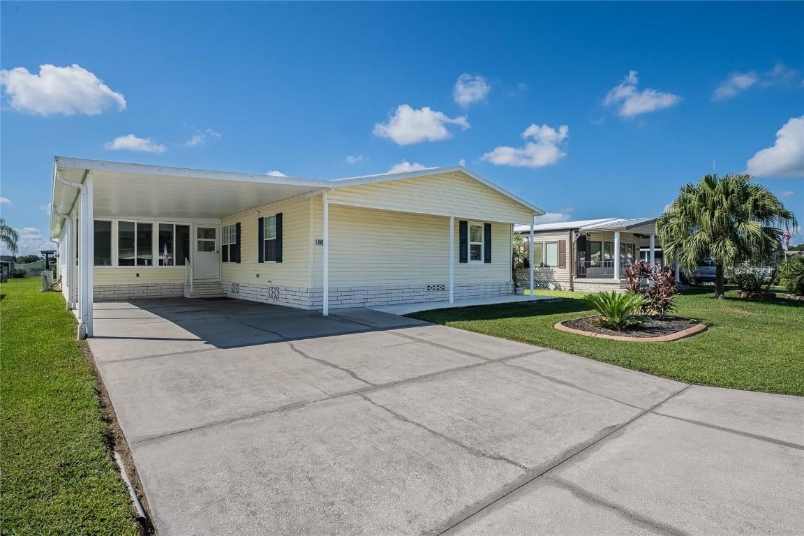 36650 Jodi Ave., Zephyrhills, FL 33542
