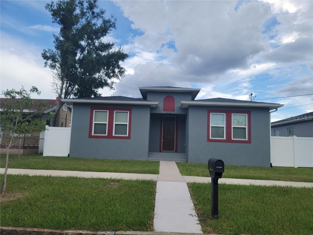 2922 W Chestnut St., Tampa, FL 33607