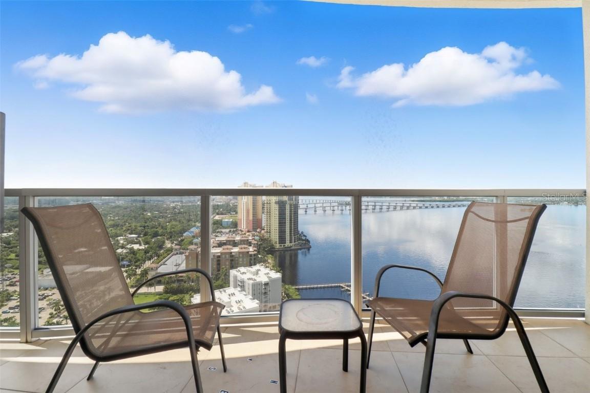3000 Oasis Grand Blvd. #2702, Fort Myers, FL 33916