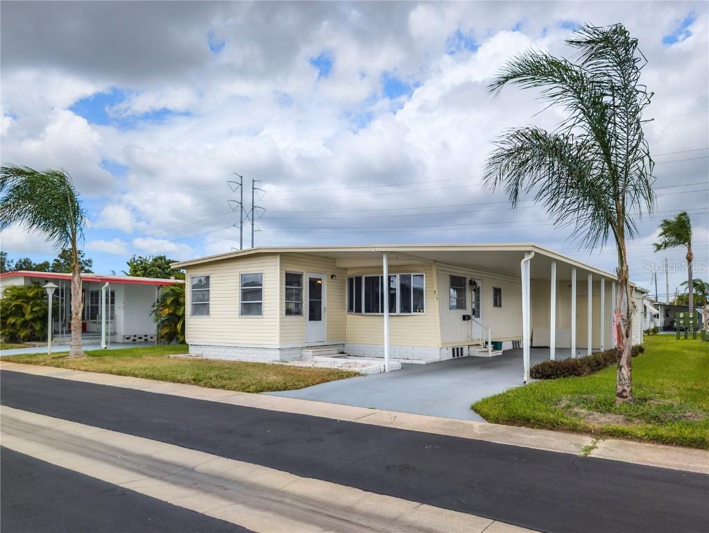 217 Seagull Dr., Tarpon Springs, FL 34689