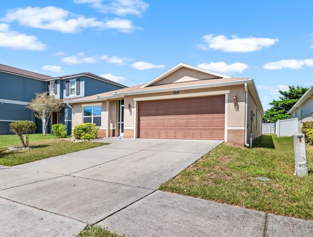 11632 Tangle Stone Dr., Gibsonton, FL 33534