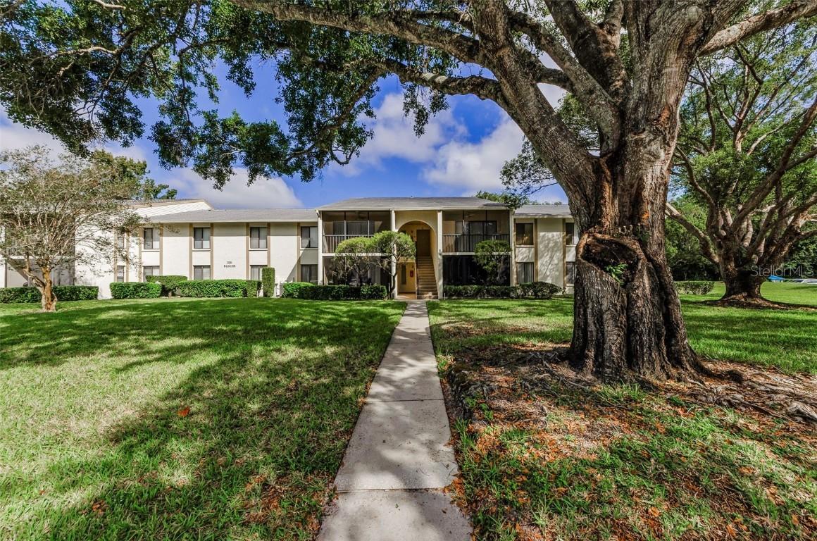 3211 Lake Pine Way #H1, Tarpon Springs, FL 34688