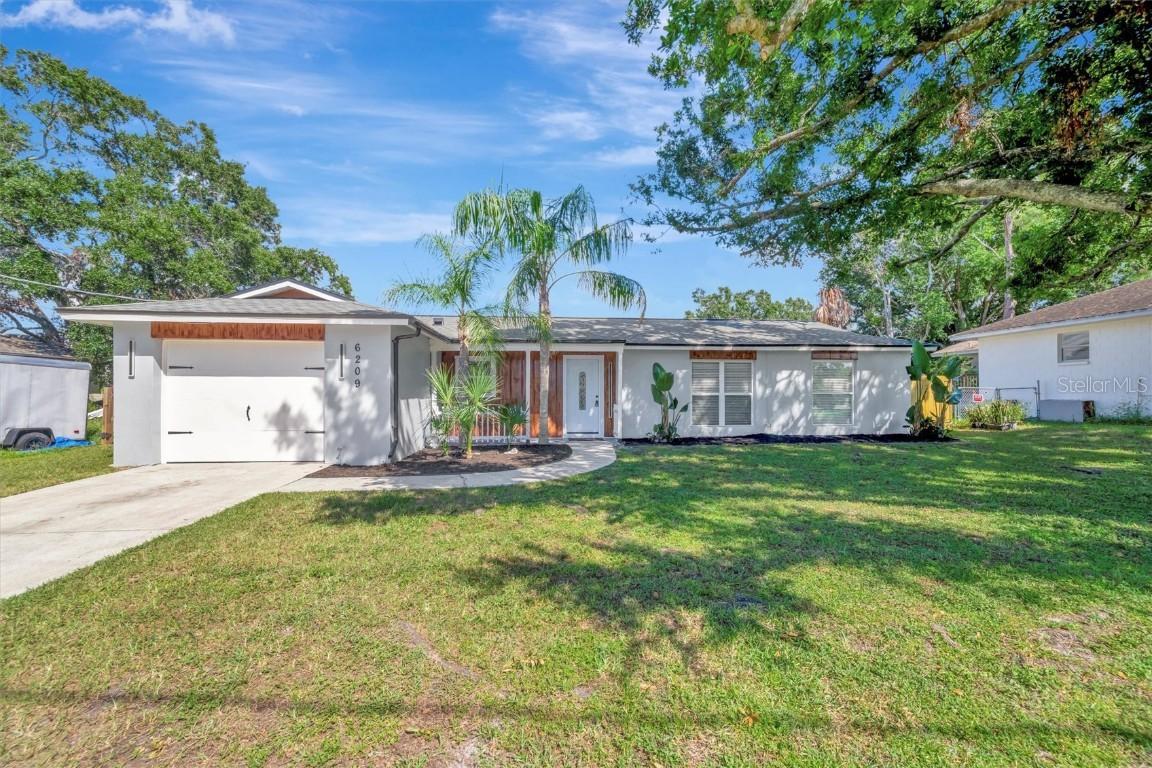 6209 Flamingo Dr., Apollo Beach, FL 33572