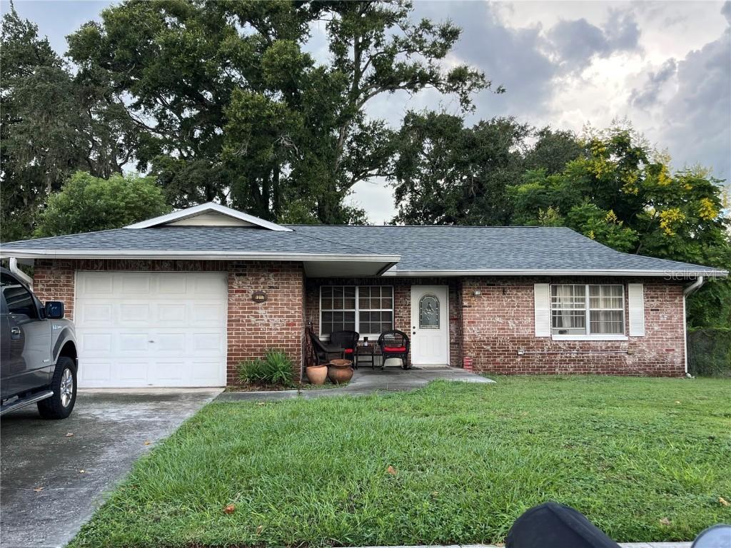 1217 Oak Valley Dr., Seffner, FL 33584