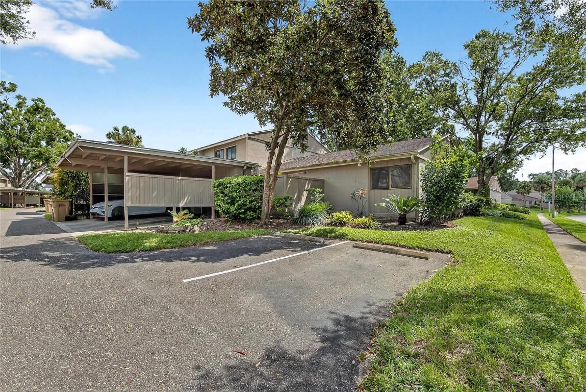 8003 Hibiscus Dr., Temple Terrace, FL 33637