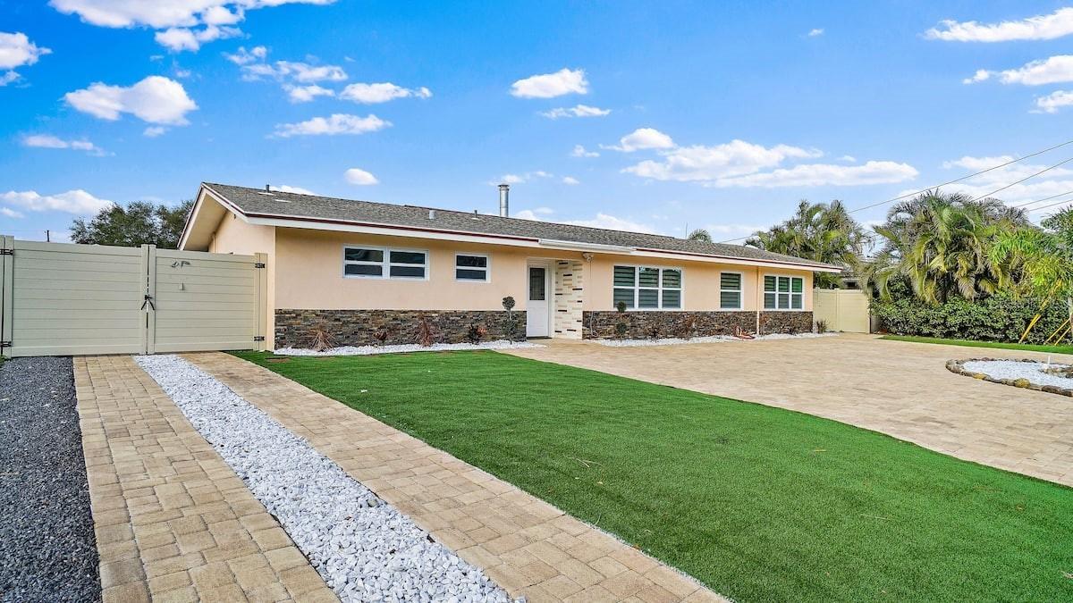 245 78th Ave., St Petersburg, FL 33702