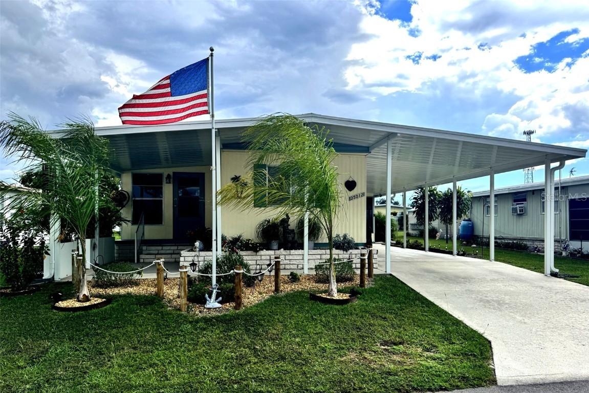 35012 Dale Ave., Zephyrhills, FL 33541