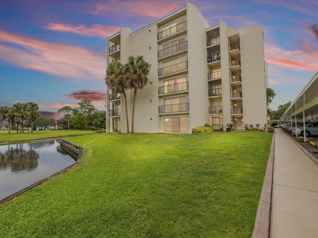 225 Country Club Dr. #1211, Largo, FL 33771