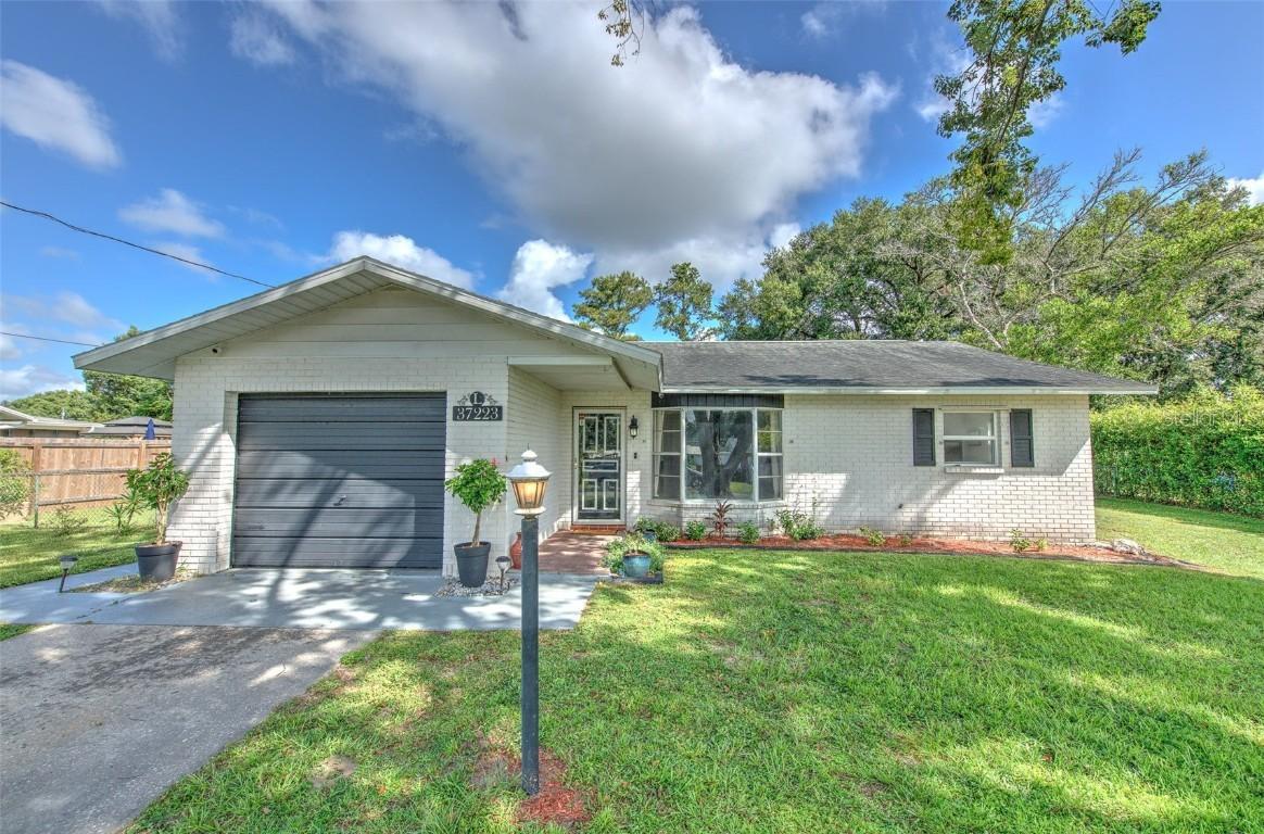 37223 Temple Ave., Zephyrhills, FL 33541