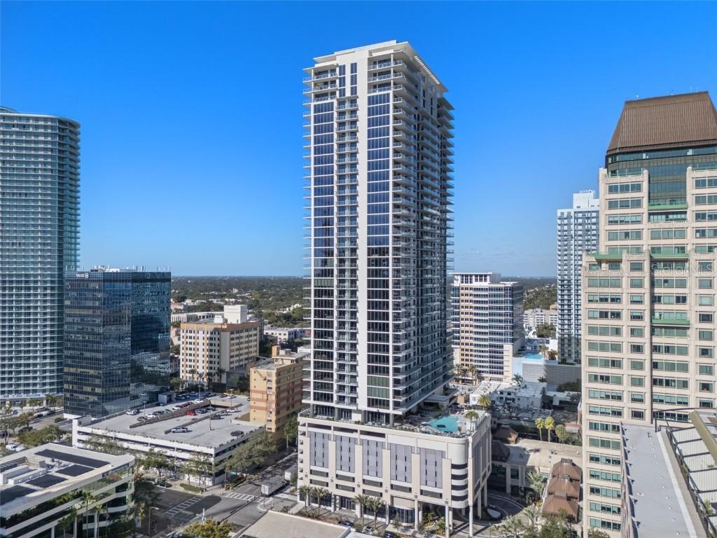 275 1st Ave. #2401, St Petersburg, FL 33701