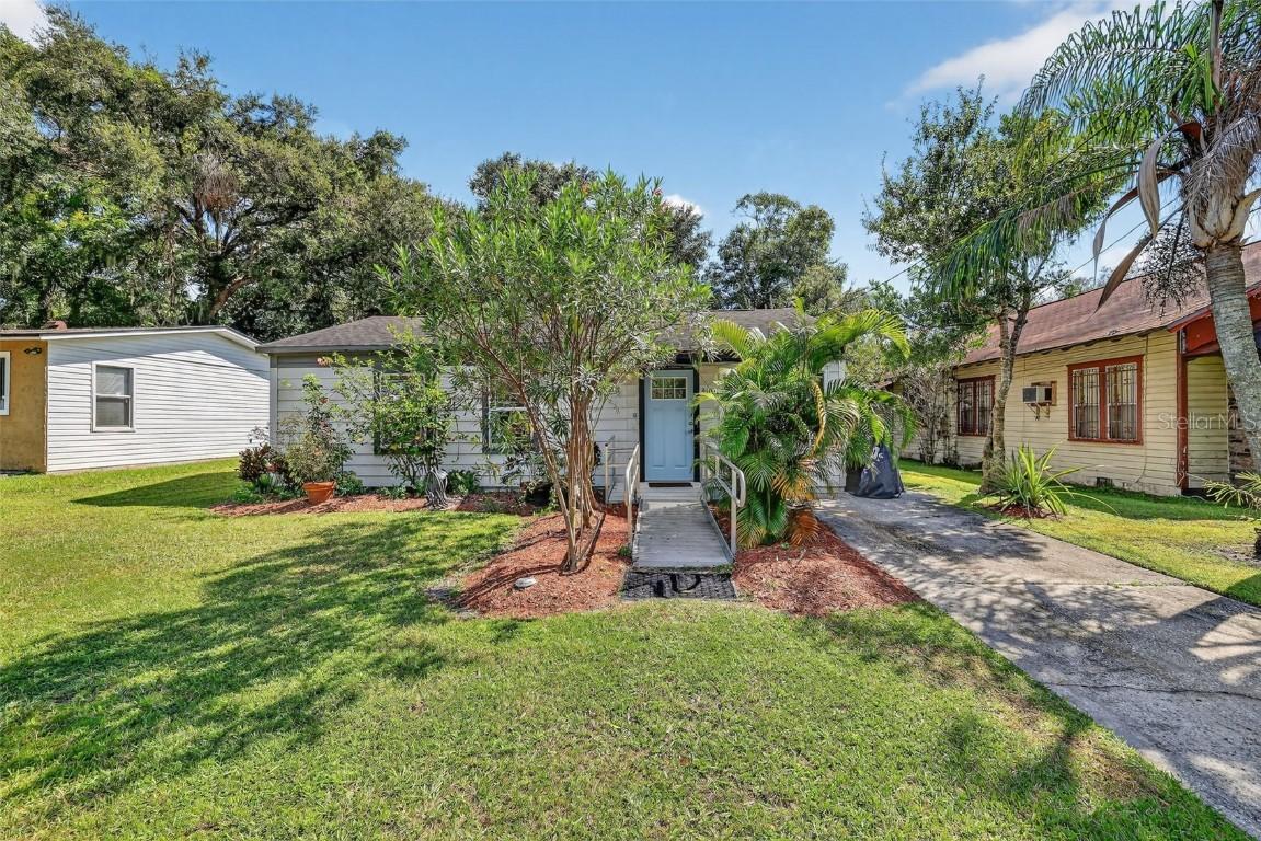 410 Bassedena Cir., Lakeland, FL 33805