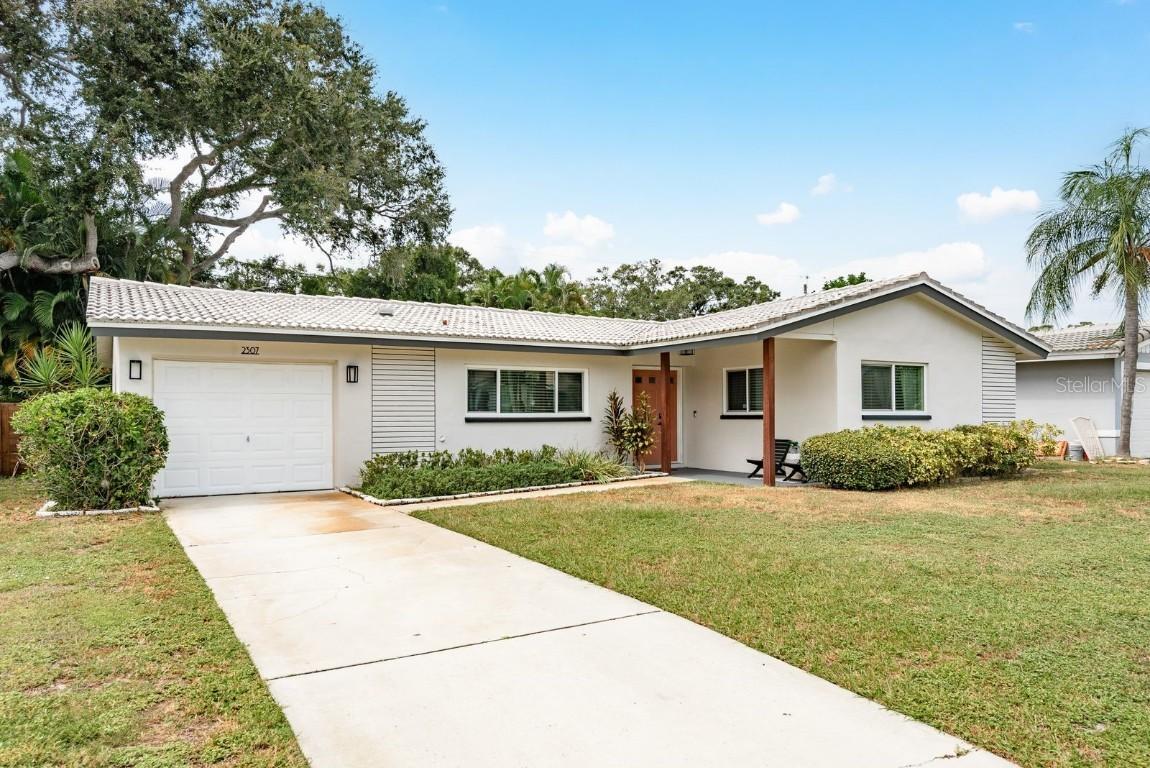 2307 Black Oak Ln., Clearwater, FL 33763