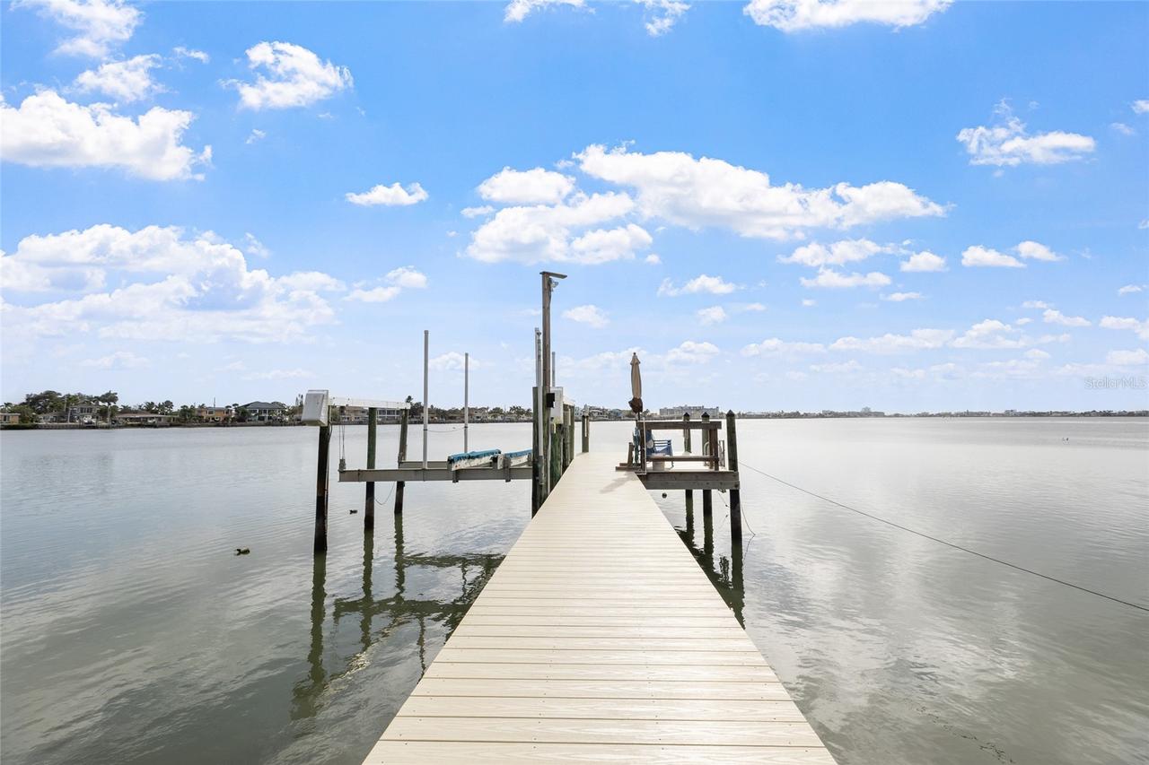311 Sunset Dr., St Petersburg, FL 33710