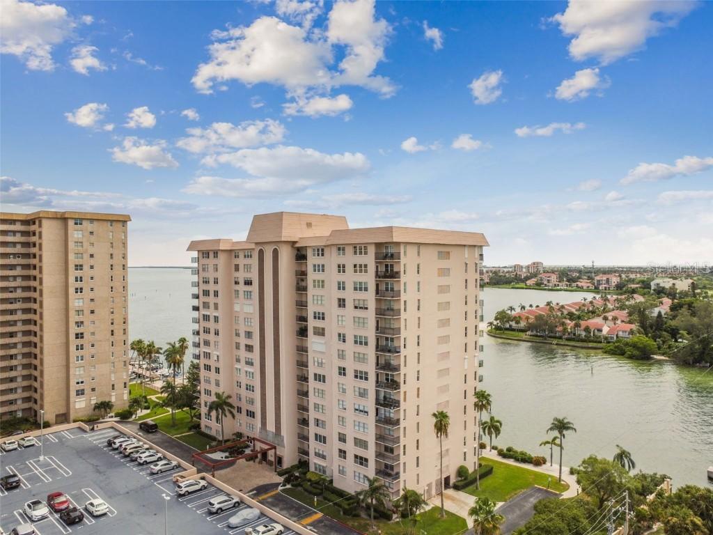 5220 Brittany Dr. #901, St Petersburg, FL 33715