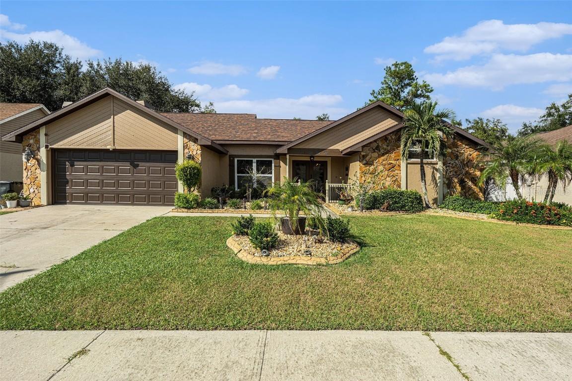 1612 Oak Arbor Ln., Valrico, FL 33596